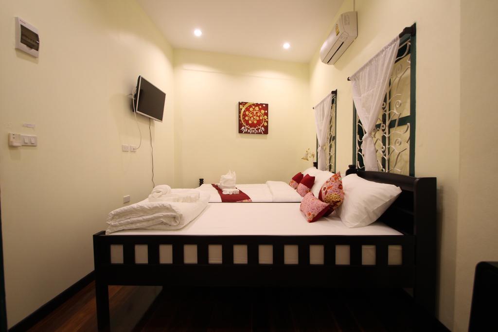 Srisomboon Hostel Trang Exteriör bild