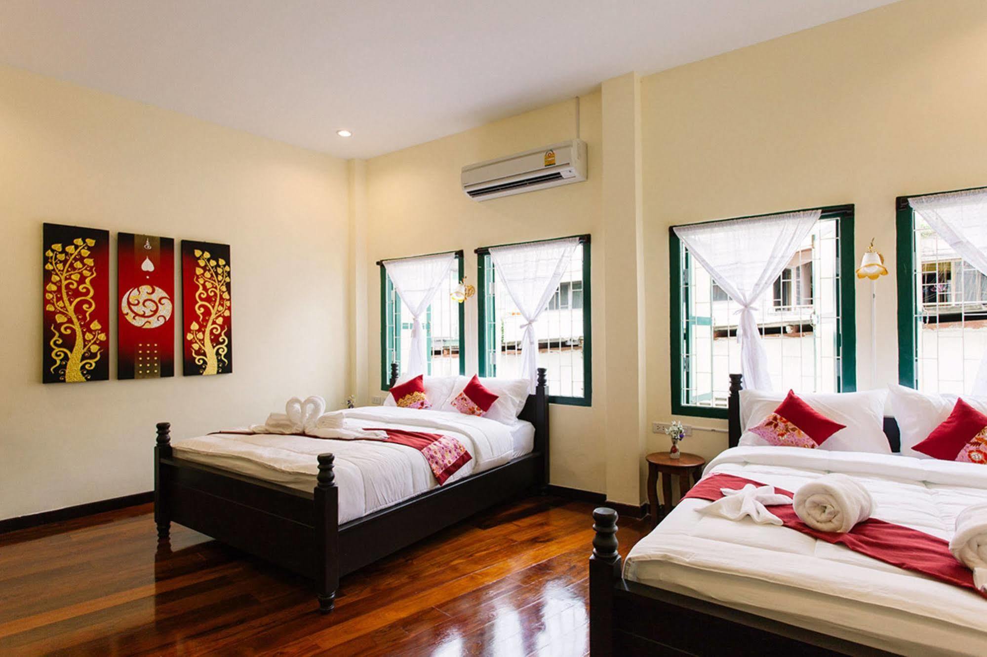 Srisomboon Hostel Trang Exteriör bild